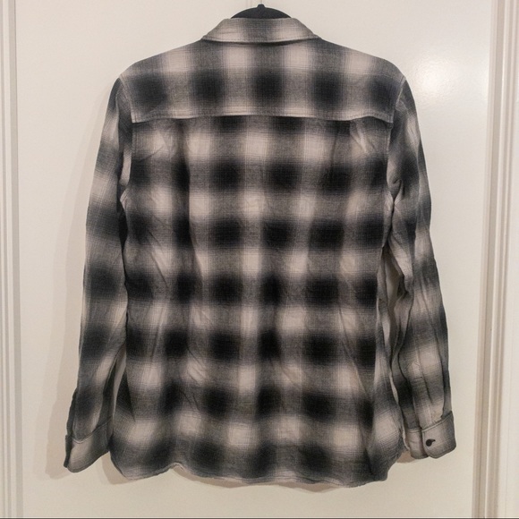 Uniqlo B&W Button Down Size M - Picture 5 of 6